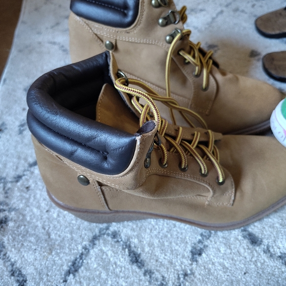 Unionbay Rapsody Women’s Wedge Ankle Boots - Picture 2 of 2